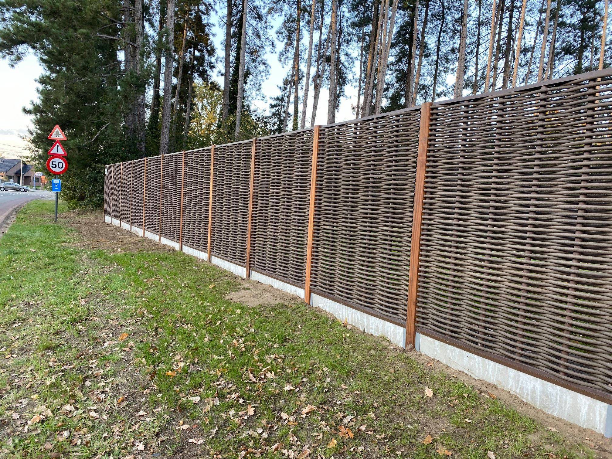 Valla con paneles - WOODSCAPE PANEL - FOREST AVENUE - de metal / de  polietileno / de jardín
