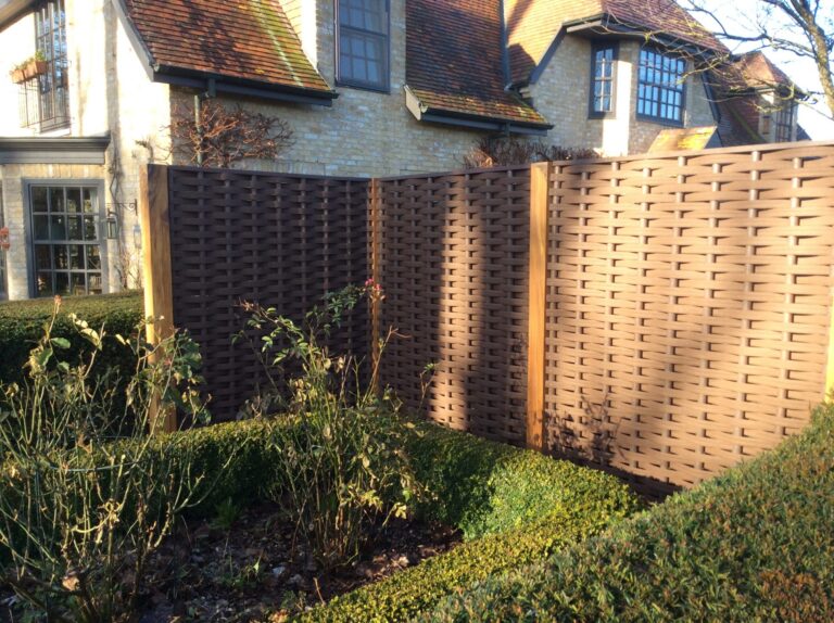 Woodscape flat-weave fencing